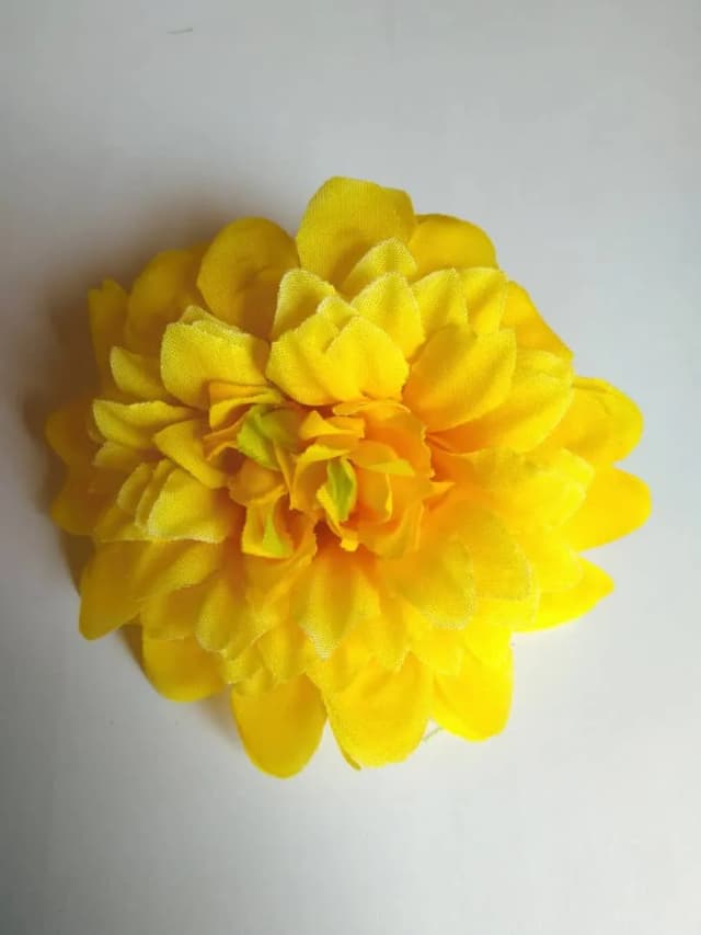 ECT 1765 Yellow Dahlia flower 10cm with stick