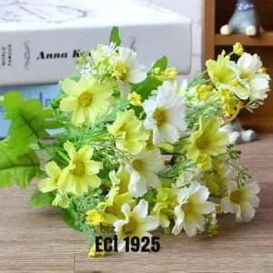 ECT 1925 White and pastel Yellow 28 flower head daisy