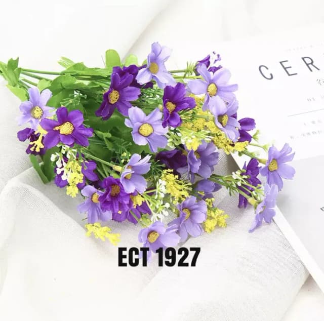 ECT 1927 Lilac and Purple 28 flower head daisy