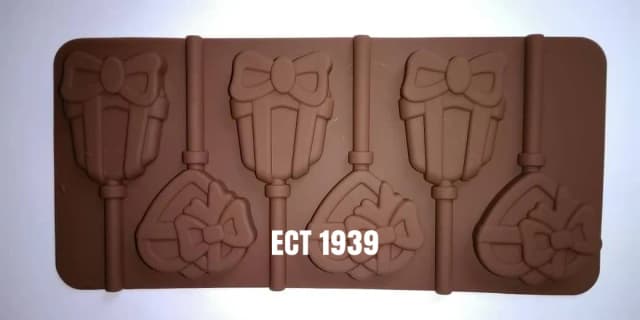 ECT 1939 Christmas chocolate mold
