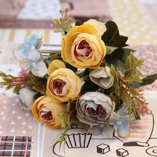 ECT 2713 Yellow and grey flower