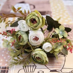ECT 2714 Green and white ranunculus flower thumbnail 1